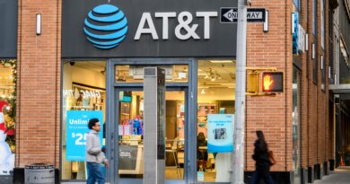 AT&T Stock: The Dividends Are Not Growing, But The Share Buybacks Are (NYSE:T)