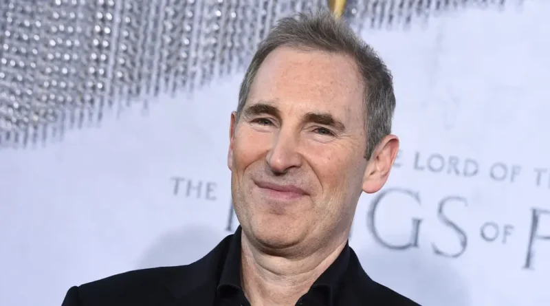 Amazon staff cope with looming layoffs by roasting Jeff Bezos' '2-pizza rule'