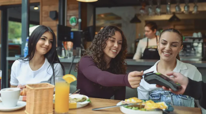 Amex's pricey Platinum card has found its sweet spot: 30-somethings with dinner plans