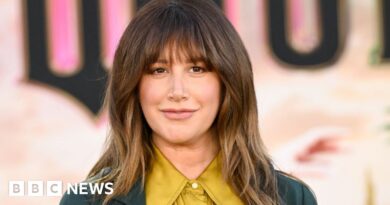 Ashley Tisdale: Actress and singer says she left her 'toxic mom group'