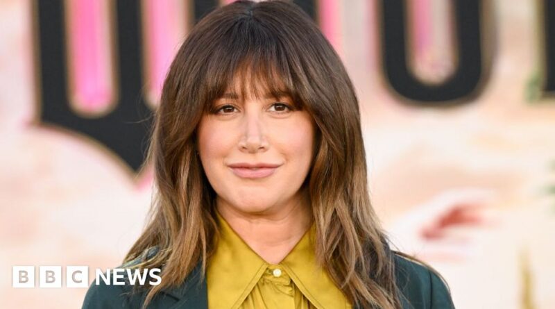 Ashley Tisdale: Actress and singer says she left her 'toxic mom group'