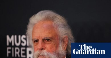 Bob Weir, co-founder of rock group the Grateful Dead, dies at age 78