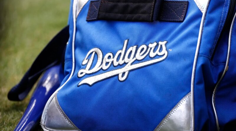 Dodgers’ Former 2-Way Sparkplug Suddenly Ends Career