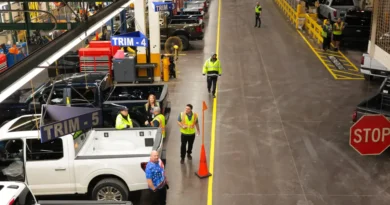 Ford is so desperate for mechanics it's giving some of them free tools and Carhartt gear