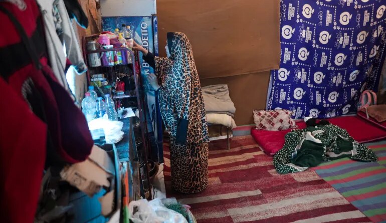 During the famine, Sana’a’s greatest wish was to provide a loaf of bread for her seven children, amid a six-month-long blockade that prevented food and goods from entering [Abdelhakim Abu Riash/Al Jazeera]