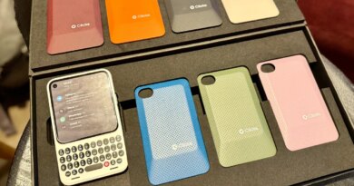 Hands on with a prototype of Clicks' Communicator, a new BlackBerry-like smartphone | TechCrunch