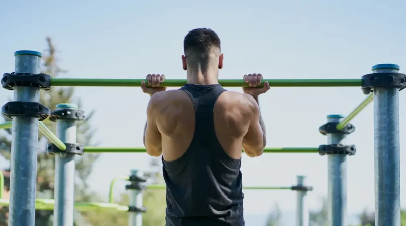 How to lose fat while maintaining muscle, according to the personal trainers of celebrities and business execs