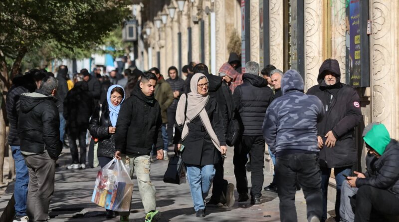 Internet disruption, several arrests made as Iran protests continue