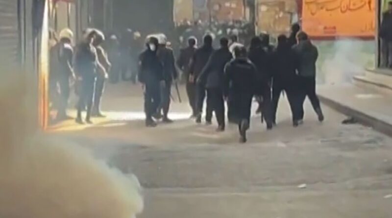 Iran security forces use tear gas in Tehran bazaar as toll rises