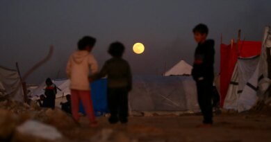 Israel launches deadly strikes in Gaza in new ceasefire violations