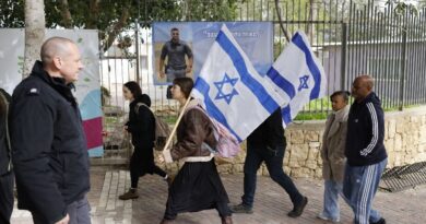 Israel prepares to bury last Gaza hostage