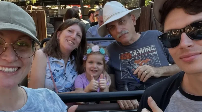 It's become impossible to visit Disney without a smartphone. I'm not nearly as sad about it as I thought I'd be.