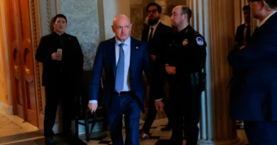 Legal experts: Veterans' rights at stake in Kelly speech case