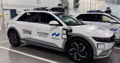 Motional puts AI at center of robotaxi reboot as it targets 2026 for driverless service | TechCrunch