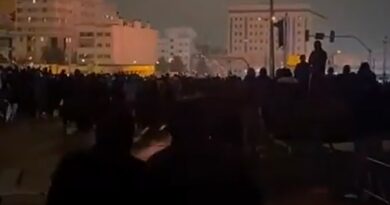 New protests hit Iran as alarm grows over crackdown 'massacre'