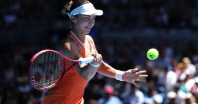 USA's Iva Jovic hits a return to Kazakhstan's Yulia Putintseva during their women's singles match on day eight of the Australian Open tennis tournament in Melbourne on January 25, 2026. (Photo by Martin KEEP / AFP) / -- IMAGE RESTRICTED TO EDITORIAL USE - STRICTLY NO COMMERCIAL USE --