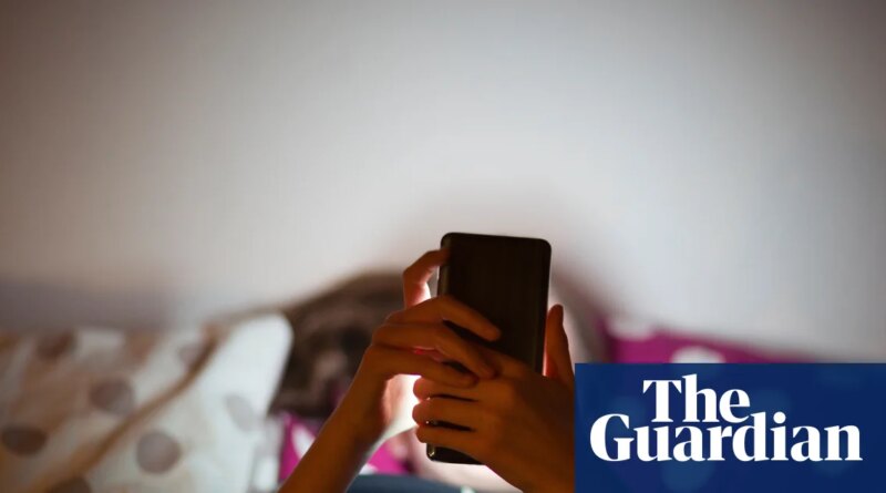 Screen time limits for children are no longer enough, new US report finds