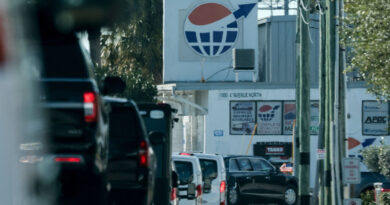 Shop for marble, threaten Iran, capture Maduro: Trump's dizzying holiday routine