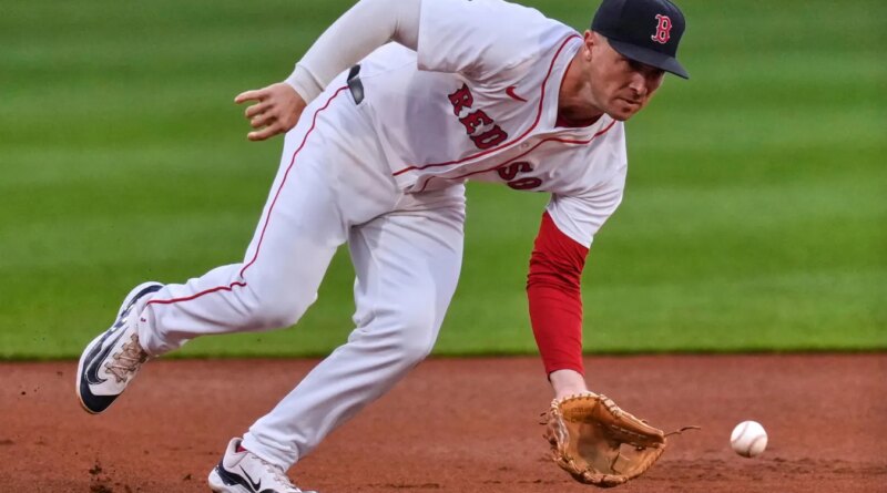 Signing Alex Bregman Makes Chicago Cubs Favorite To Win  NL Central