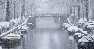 Snow causes 5 days of travel chaos in Amsterdam, with over 2,500 flights canceled and planes left taxiing for hours