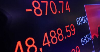 Stock markets plunge as Trump ramps up tensions over Greenland