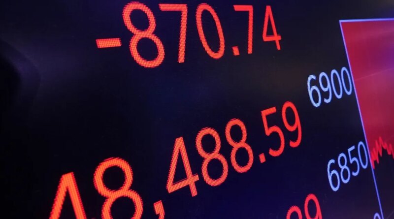 Stock markets plunge as Trump ramps up tensions over Greenland