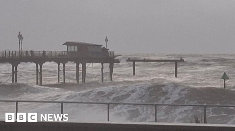 Storm Ingrid: Part of Teignmouth pier washed away by 'wild' waves