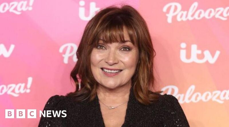 TV host Lorraine Kelly pays tribute to father after 'shock' death