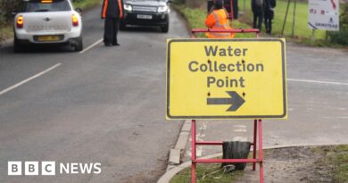 Tens of thousands in Sussex and Kent start working week without water