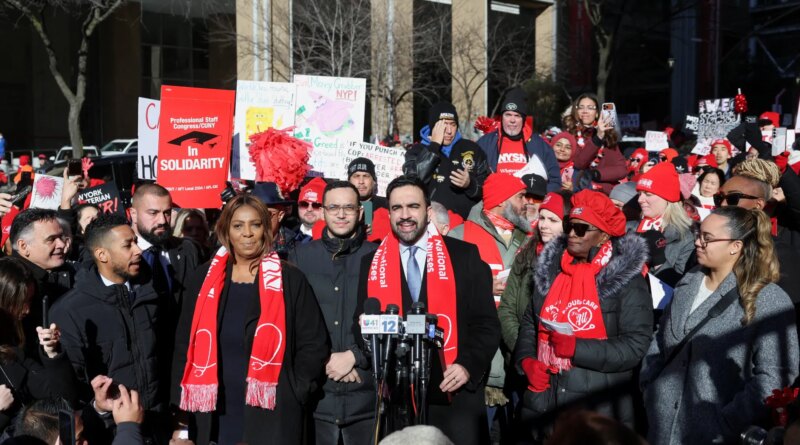 Thousands of nurses go on strike in New York City