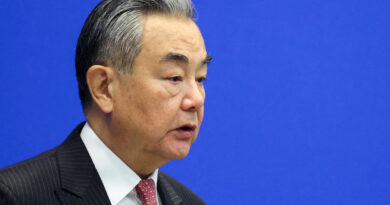 Top Chinese officials hold talks with OIC secretary general