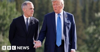 Trump threatens Canada with 100% tariff over China trade talks