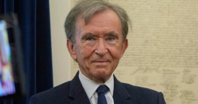 Trump’s French Wine Tariff Threat Wipes $12.5 Billion From Arnault’s Fortune