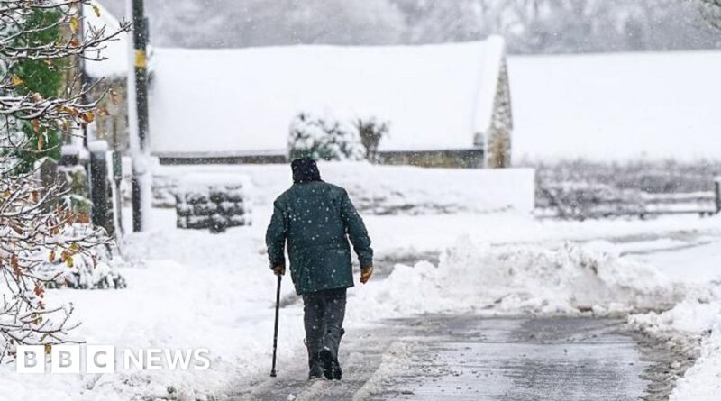 UK weather: Travel disruption expected as ice and snow grip UK