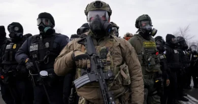 US agents involved in Alex Pretti’s killing in Minneapolis placed on leave