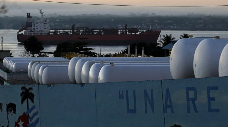 US says it wants to control Venezuelan oil indefinitely. Can it?