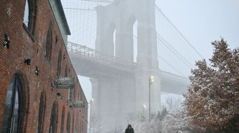 US storm causes widespread power outages, thousands of flights cancelled
