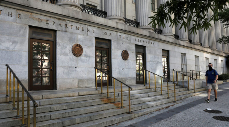 US targets Iran's 'shadow fleet' over crackdown on protesters