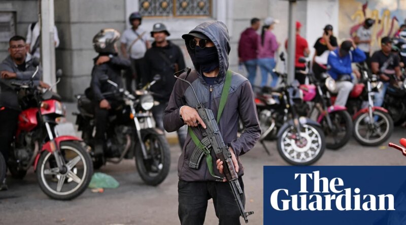 US urges its citizens to flee Venezuela amid reports of paramilitaries