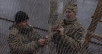 Ukrainian troops were 'stunned' to learn their British trainers don't use anti-drone nets, UK officer says