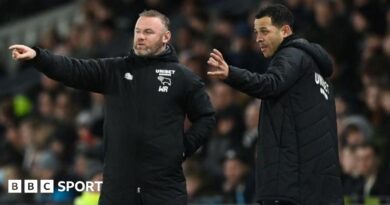 Manchester United head coach Ruben Amorim in a dark winter coat on the touchline before the 1-1 draw with Leeds