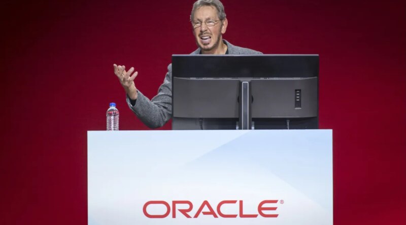 Larry Ellison, co-founder and executive chairman of Oracle Corp., speaks during the Oracle OpenWorld 2018 conference in San Francisco, California, U.S., on Monday, Oct. 22, 2018. Ellison announced a series of updates injecting more automation and intelligence into Oracle's cloud applications. Photographer: David Paul Morris/Bloomberg