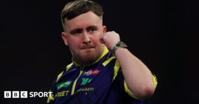 Luke Littler celebrates