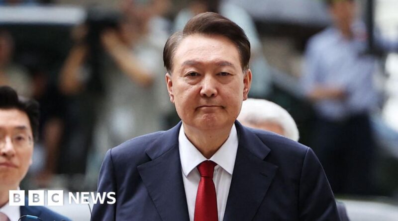 Yoon Suk Yeol: S Korea prosecutors seek death penalty over failed insurrection attempt
