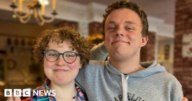 'Just bad luck': The teenage cousins living with inoperable brain tumours