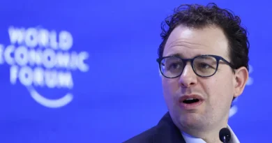 Anthropic pushes Claude into Excel and PowerPoint, escalating AI battle with Microsoft and OpenAI