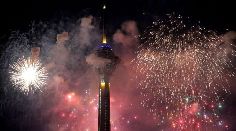 Anti-Khamenei slogans in Tehran on eve of revolution anniversary: social media footage