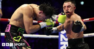 Brandon Figueroa punches Nick Ball and his face contorts