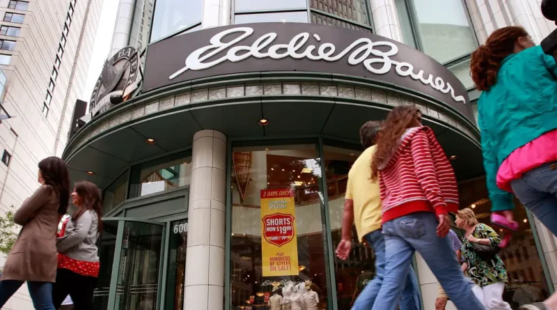 Eddie Bauer's almost 200 North American stores are at risk of closure as its operator nears bankruptcy