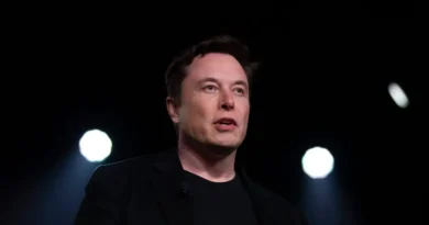 Elon Musk said we'd reach Mars in 2026. Now, he says SpaceX is building a city on the moon.